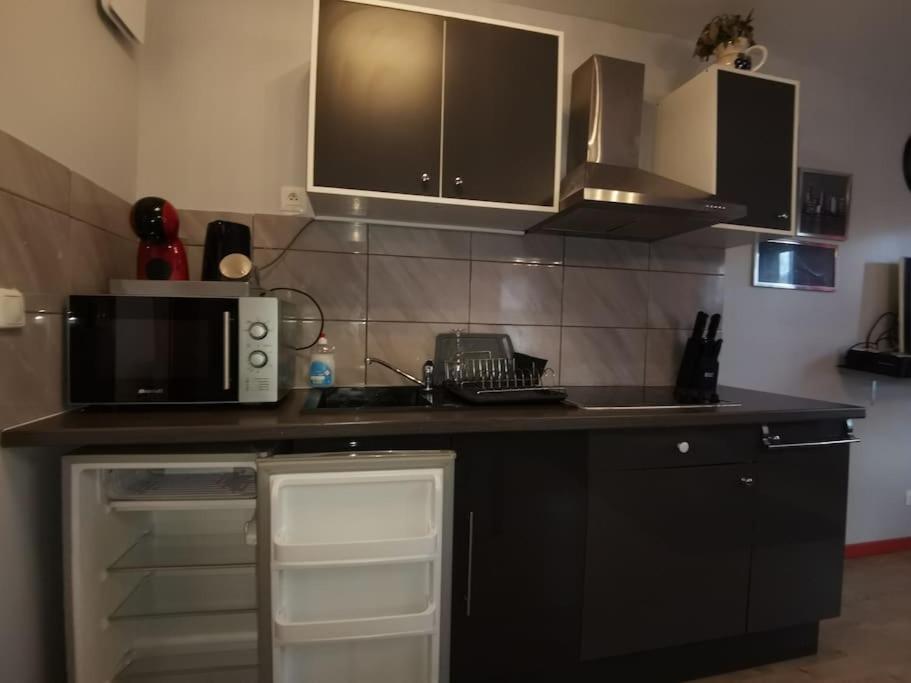 Apartamento N1 F2 40M2 Avec Petit Jardin Hérouville-Saint-Clair Exterior foto